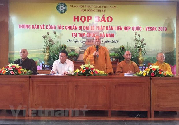 H&ograve;a thượng Th&iacute;ch Gia Quang cung cấp th&ocirc;ng tin li&ecirc;n quan tới Đại lễ Phật đản Li&ecirc;n hợp quốc - Vesak 2019 cho ph&oacute;ng vi&ecirc;n chiều 18/4. (Ảnh: PV/Vietnam+)