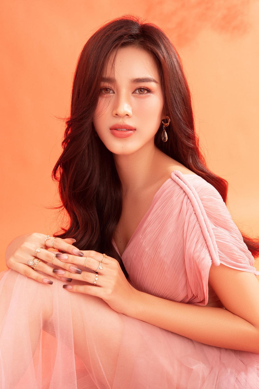 Ngay sau khi tới Puerto Rico, Đỗ Thị Hà và các thí sinh trong top 40 sẽ phải trải qua một phần thi vô cùng quan trọng đó chính là phỏng vấn kín. Có thể nói, thông qua phần thi này, ban giám khảo sẽ có thêm nhận định để lựa chọn ra top 12 trong đêm chung kết.