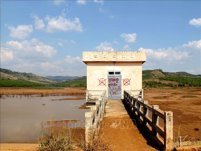 Công trình thủy lợi Đắk Ngo bỏ hoang, lãng phí nhiều tỷ đồng.
