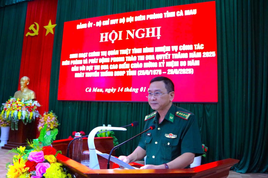 Đại tá Nguyễn Quang Hà - Phó Chính ủy BĐBP tỉnh Cà Mau, phát động phong trào Thi đua Quyết thắng năm 2025 gắn với đợt thi đua cao điểm chào mừng kỷ niệm 50 năm Ngày truyền thống BĐBP tỉnh.