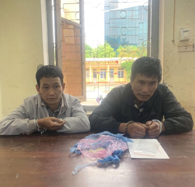 Hai đối tượng bị bắt giữ.