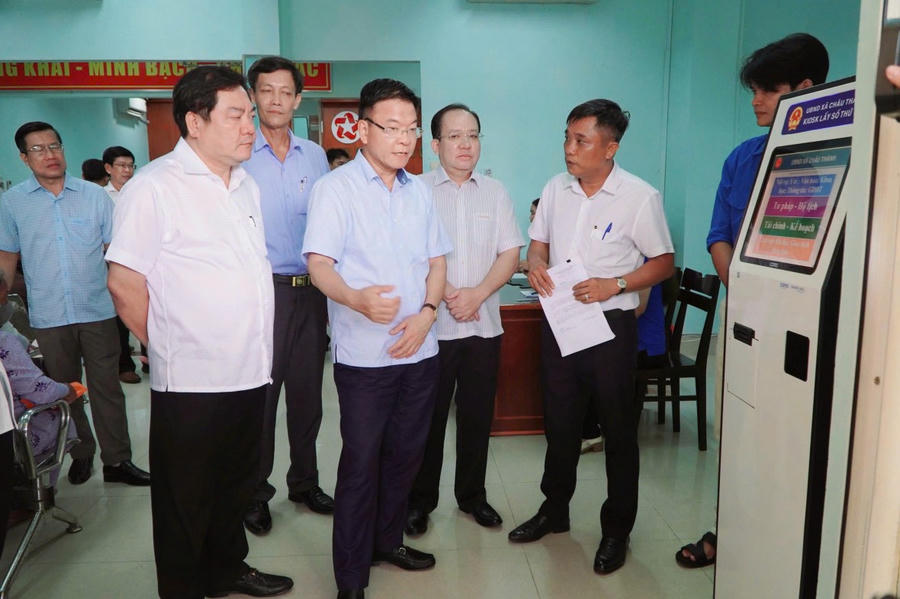 Phó Thủ tướng Chính phủ Lê Thành Long kiểm tra công tác vận hành chính quyền 2 cấp và chuyển đổi số tại An Giang.
