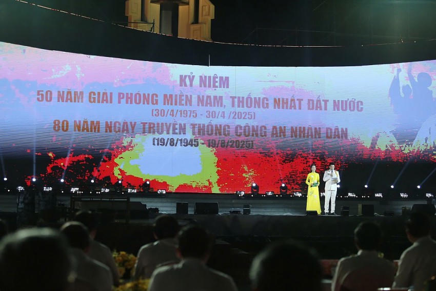 Chương trình do Đảng ủy Công an Trung ương (Bộ Công an) phối hợp với UBND tỉnh Tây Ninh tổ chức.