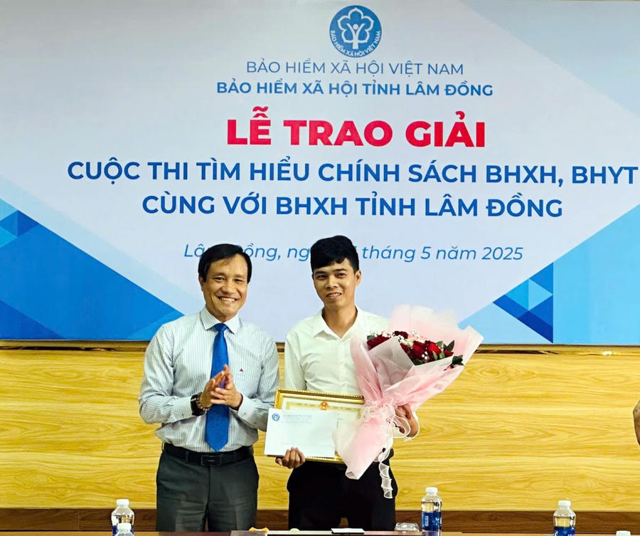 Lễ trao giải cuộc thi “Tìm hiểu chính sách Bảo hiểm xã hội, Bảo hiểm y tế” cùng với BHXH tỉnh Lâm Đồng.