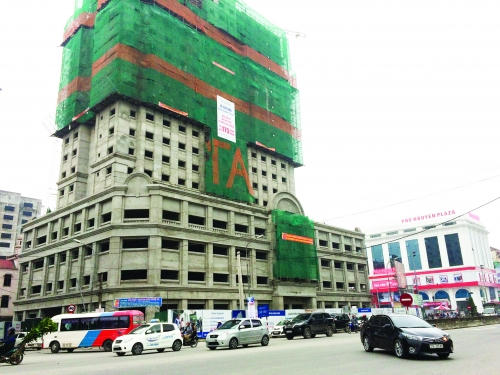 Tốc độ ph&aacute;t triển chung cư ồ ạt khiến hạ tầng giao th&ocirc;ng bị qu&aacute; tải