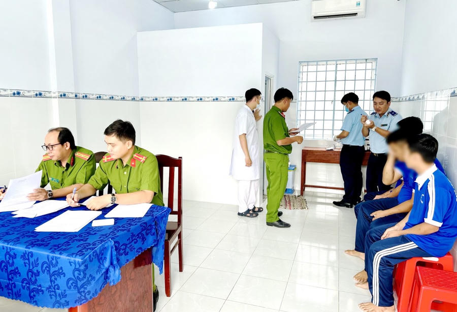 Hoạt động khám và điều trị cắt cơn được triển khai thường xuyên tại Cơ sở cai nghiện ma túy số 02 (phường Vĩnh Trạch, tỉnh Cà Mau).