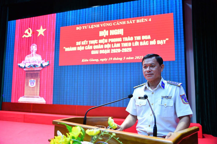 Đại tá Nguyễn Thái Dương - Ủy viên Ban Thường vụ Đảng ủy, Phó Chính ủy BTL Vùng phát biểu tại Hội nghị