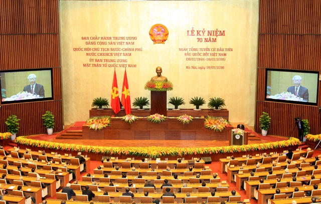 Lãnh đạo Đảng, Nhà nước qua các thời kỳ và dông đảo bạn bè quốc tế cùng tham dự lễ kỷ niệm 70 năm ngày Tổng tuyển cử đầu tiên của Việt Nam.