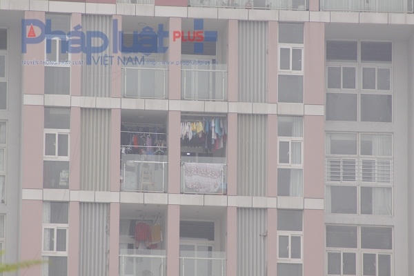 Theo quan sát của phóng viên, những người vào đây ở chỉ đếm trên đầu ngón tay.