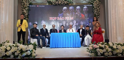 Ekip của bộ phim Chạm mặt giang hồ trong Lễ ra mắt