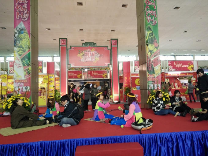 Không gian trò chơi truyền thống là điểm nhấn thú vị của Hội chợ năm nay.