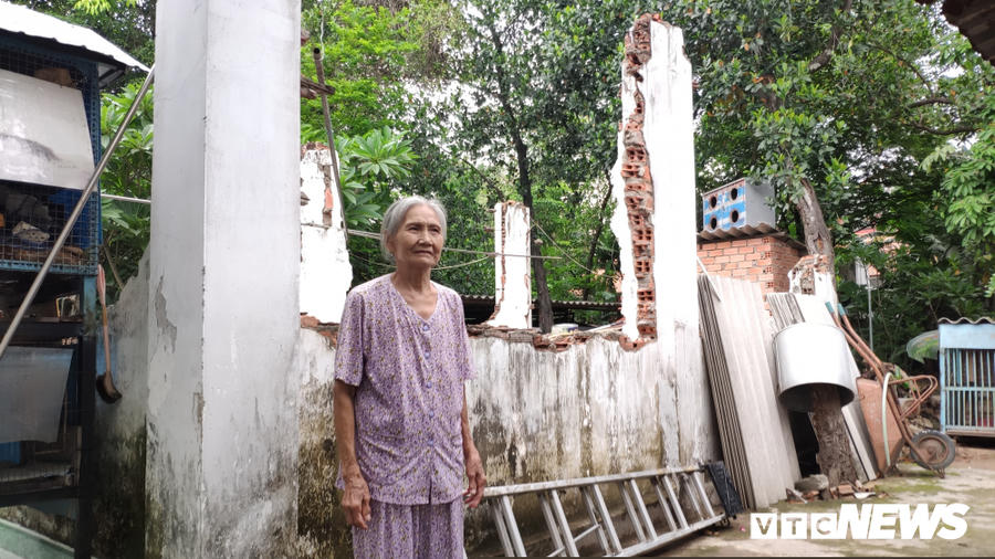 Bà Nguyễn Thị Lang khẳng định gia đình bà sống tại đây từ năm 1963 và không có tranh chấp gì. (Ảnh: Thy Huệ).