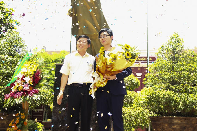 Trương Đông Hưng là người đầu tiên mang về tắm huy chương Vàng Olympic Sinh học Quốc tế cho Việt Nam.
