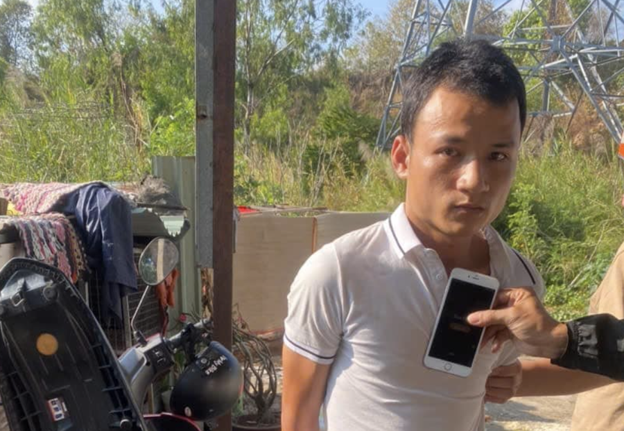 Đối tượng Sơn và tang vật.