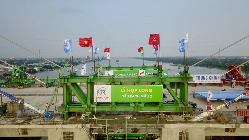 Điểm hợp long cầu Rạch Miễu 2 là đoạn cầu dây văng thuộc gói XL02 số do liên danh Trung Nam EC - Trung Chính - Đạt Phương và Bắc Trung Nam thi công. Ảnh: Nguyễn Danh TG