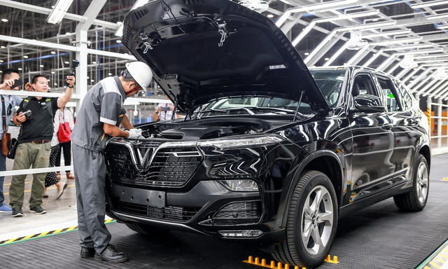 Việc Chính phủ thông qua Nghị quyết, với việc cắt giảm, ưu đãi thuế phí với xe trong nước sẽ là cú huých lớn nhất đối với ngành công nghiệp xe hơi non trẻ của Việt Nam