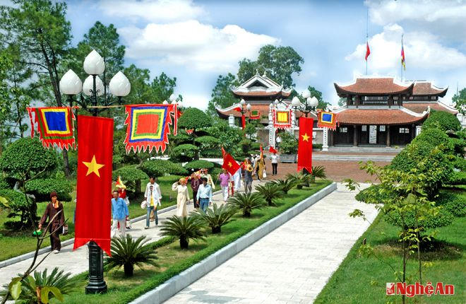 Đền thờ vua quang trung (ảnh: Báo Nghệ An).
