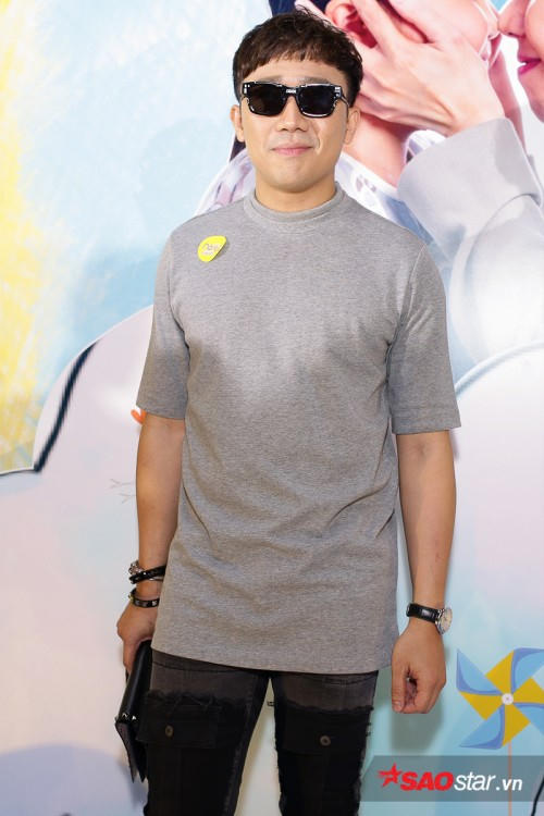 Trong năm 2017, Trấn Thành ít xuất hiện trên màn ảnh rộng để tập trung cho vai trò MC của mình, chính vì vậy sự trở lại của anh trong Nắng 2 đã thu hút sự quan tâm của khán giả.