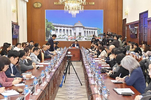 Các ngân hàng tiếp tục thực hiện quyết liệt các giải pháp giảm lãi suất cho vay.