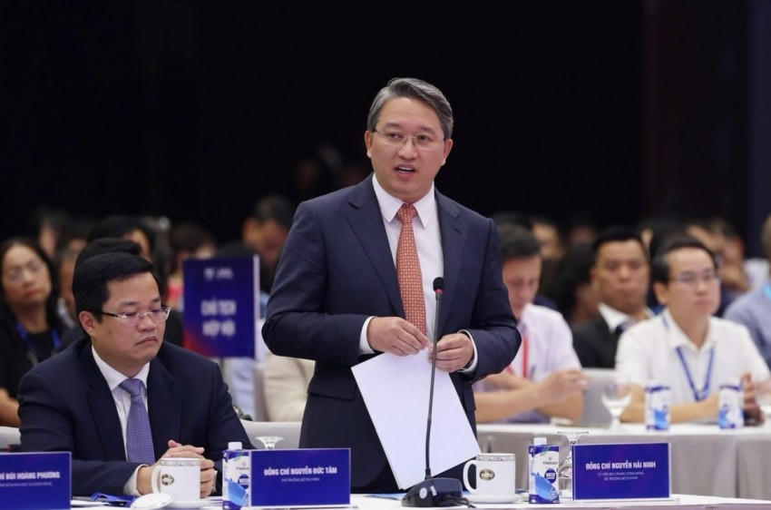 Bộ trưởng Nguyễn Hải Ninh phát biểu tại phiên họp cấp cao “Toàn cảnh Kinh tế tư nhân Việt Nam lần thứ nhất” năm 2025 (ViPEL 2025) với chủ đề “Công - tư đồng kiến quốc hùng cường - thịnh vượng” chiều ngày 10/ 10.