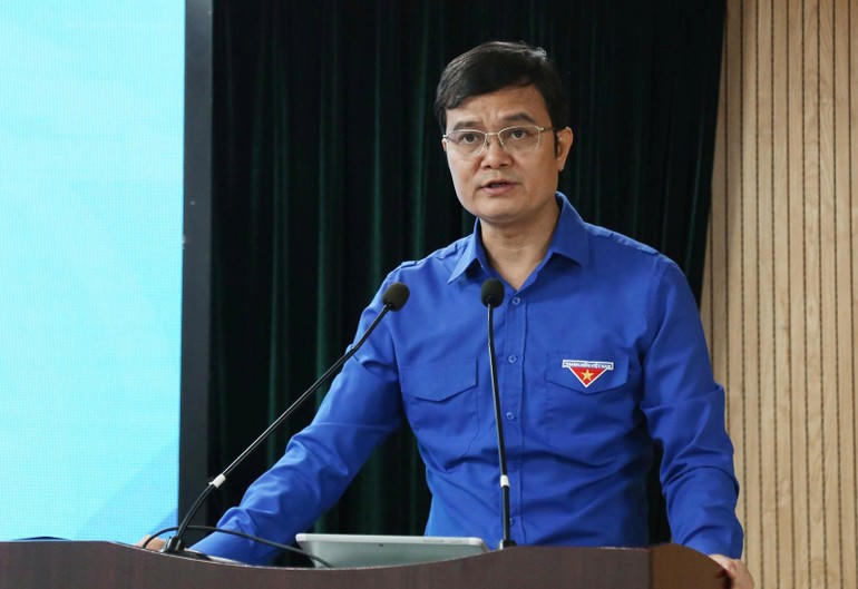 Bí thư thứ Nhất Trung ương Đoàn - Bùi Quang Huy chia sẻ tại hội nghị. (Ảnh: Linh Phan)