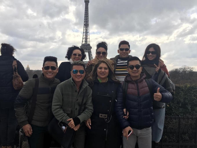 Mr.Đ&agrave;m h&agrave;o hứng thăm Kinh đ&ocirc; &aacute;nh s&aacute;ng