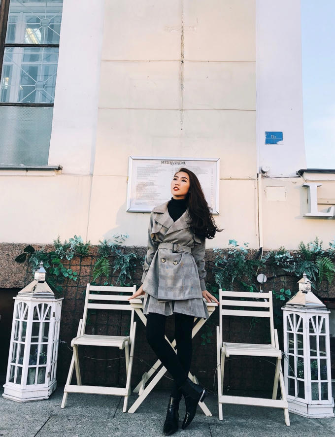 Tường Linh s&agrave;nh điệu c&ugrave;ng mẹ kh&aacute;m ph&aacute; xứ Bạch dương