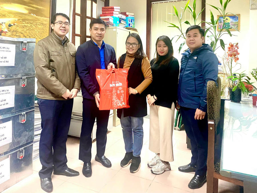 E737AA5D-EB7A-4532-A4A9-29FDBCA361D3.