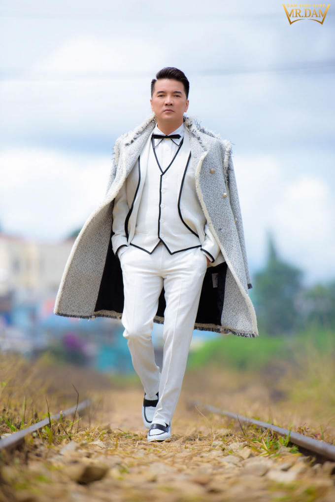 Đ&agrave;m Vĩnh Hưng tung &ldquo;h&agrave;ng độc&rdquo; trước liveshow bolero