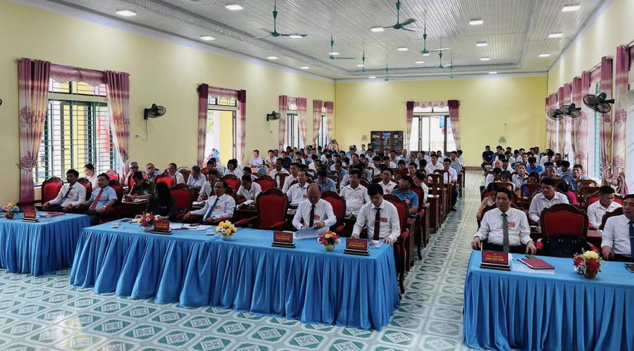 Toàn cảnh kỳ họp.