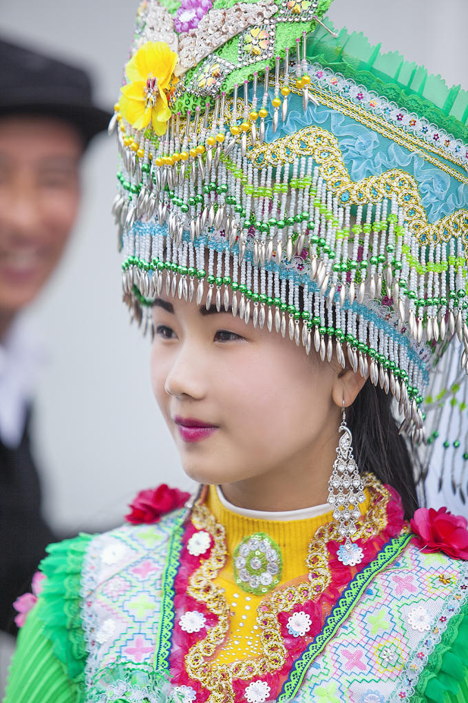 Không chỉ tỏa sáng với nụ cười hồn nhiên, các cô gái Mông còn khiến du khách xao xuyến trước loạt ảnh đời thường.