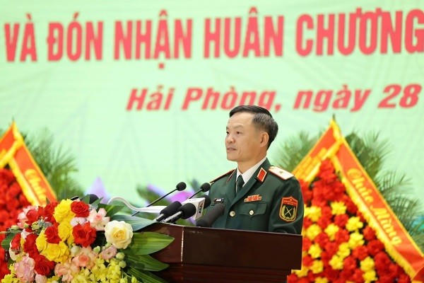 Thiếu tướng Lương Văn Kiểm, Tư lệnh Quân khu 3, trình bày diễn văn tại Lễ kỷ niệm.