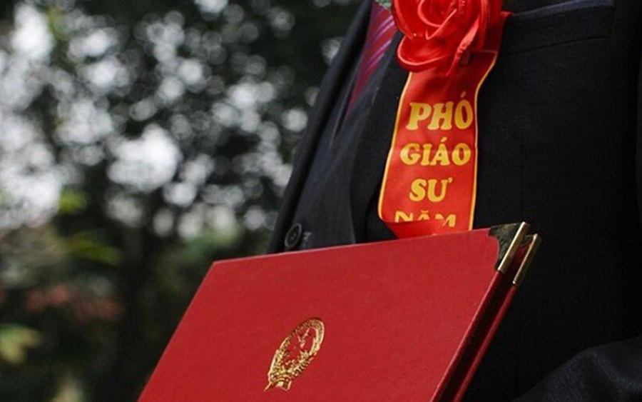 Hàng trăm ứng viên được Hội đồng Giáo sư cơ sở đề nghị xét công nhận đạt tiêu chuẩn chức danh GS, PGS năm 2025.