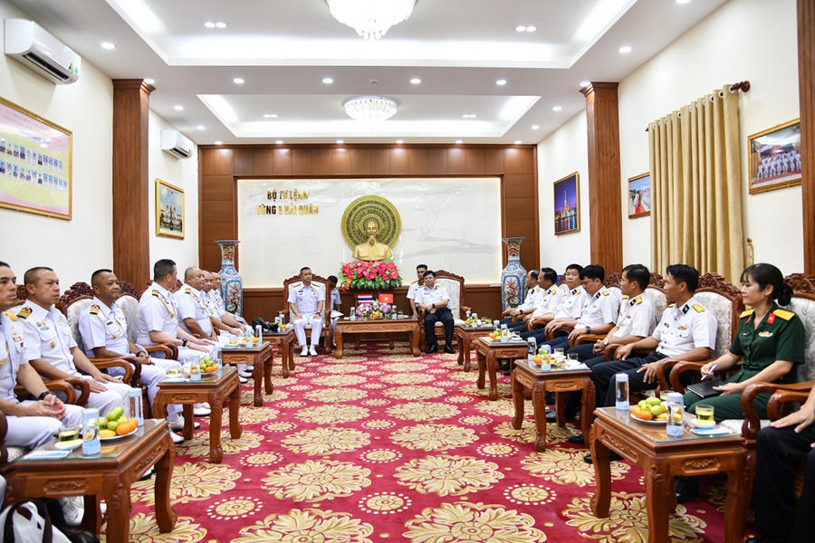 Phó Đô đốc Arpa Chapanont và đoàn công tác Hải quân Hoàng gia Thái Lan chào xã giao Bộ Tư lệnh Vùng 5 Hải quân