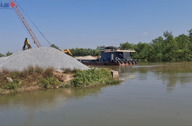 Quảng Ninh: Hàng loạt bến thuỷ nội địa hoạt động trái phép dưới vỏ bọc của bãi tập kết vật liệu xây dựng
