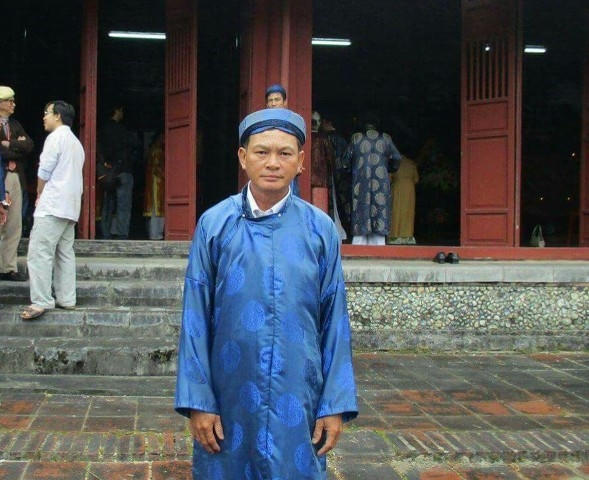 Ông Nguyễn Phước Bảo Tài - cháu nội vua Thành Thái lần đầu tiên được ra Huế tham dự lễ kỵ ông nội. Ảnh: Đăng Hậu