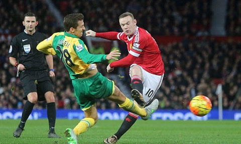 Rooney vẫn là tâm điểm của các pha bóng tấn công bên phía MU
