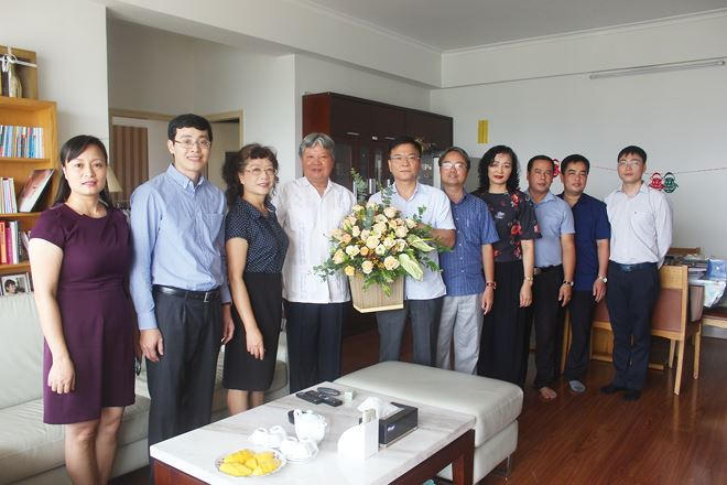 Bộ trưởng Tư pháp Lê Thành Long thăm hỏi và tri ân các thế hệ lãnh đạo