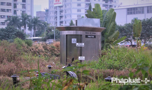 Công viên hồ điều hòa Mai Dịch chưa được nghiệm thu đã xuống cấp, lãng phí và nhếch nhác