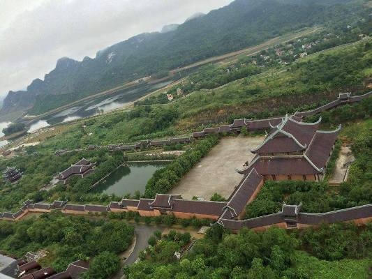 Một góc của chùa Bái Đính đẹp như tiên cảnh. Ảnh: Bảo Yến.