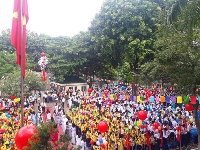 Đông đủ các bạn học sinh.