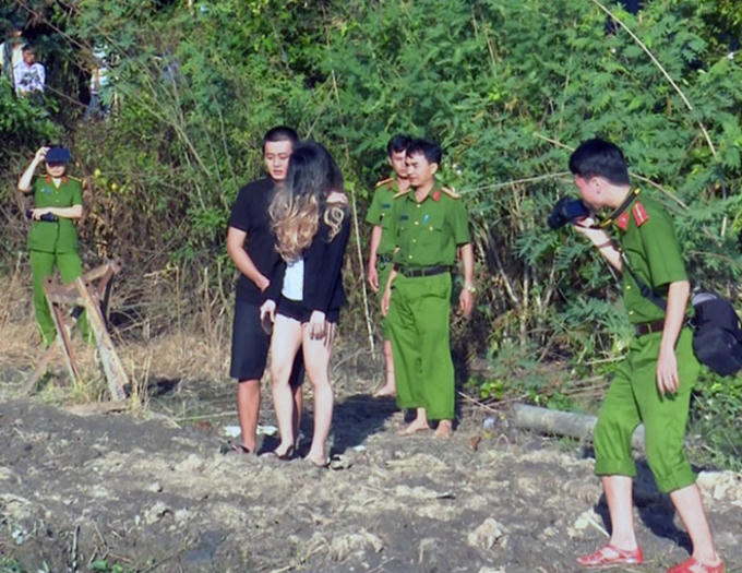 Thanh thực nghiệm lại toàn bộ vụ án. Ảnh: C.A.