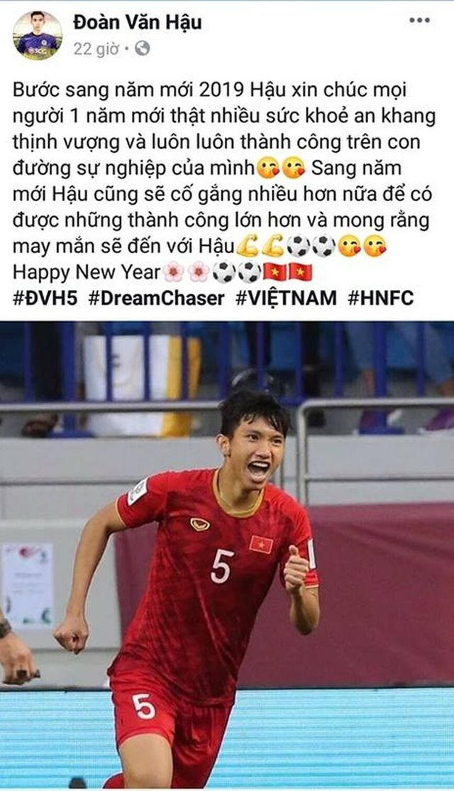 Văn Hậu tự hứa bản thân sẽ cố gắng hơn nữa và chúc năm mới người hâm mộ.