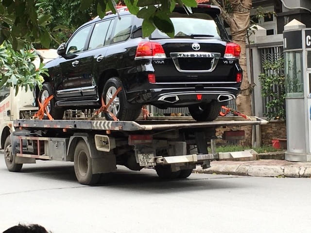 Doanh nghiệp “đại gia” tặng 3 xe sang cho Ninh Bình đang ở đâu?