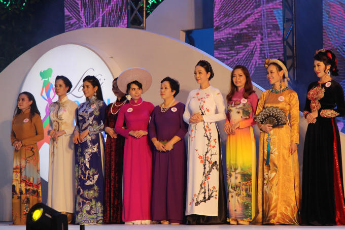 Những thí sinh đã trên 35 tuổi nhưng vẫn hợp với chiếc áo dài truyền thống.