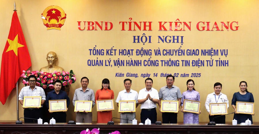 Các cá nhân nhận Bằng khen của Chủ tịch UBND tỉnh Kiên Giang.