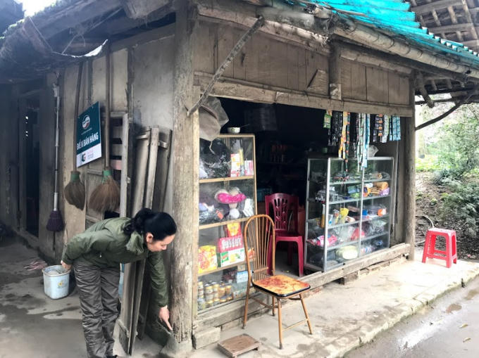 Một trong những ngôi nhà bị ảnh hưởng do ngập úng.
