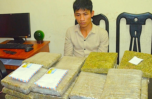 Đối tượng Nguyễn Đình Giang cùng tang vật (Ảnh: CTV)