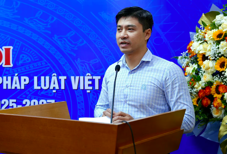 Bí thư Đoàn TN Bộ Tư pháp Trịnh Xuân Tùng phát biểu tại đại hội. (Ảnh: T.Oanh)