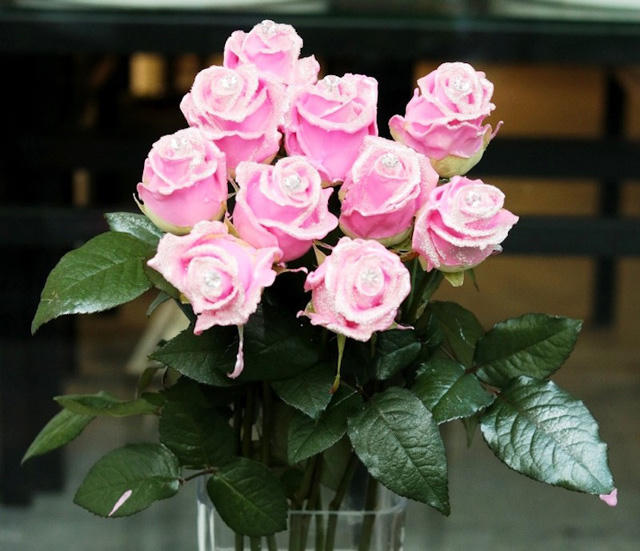 Hoa hồng “kim cương”, một sản phẩm “độc” trong dịp 8/3 năm nay.